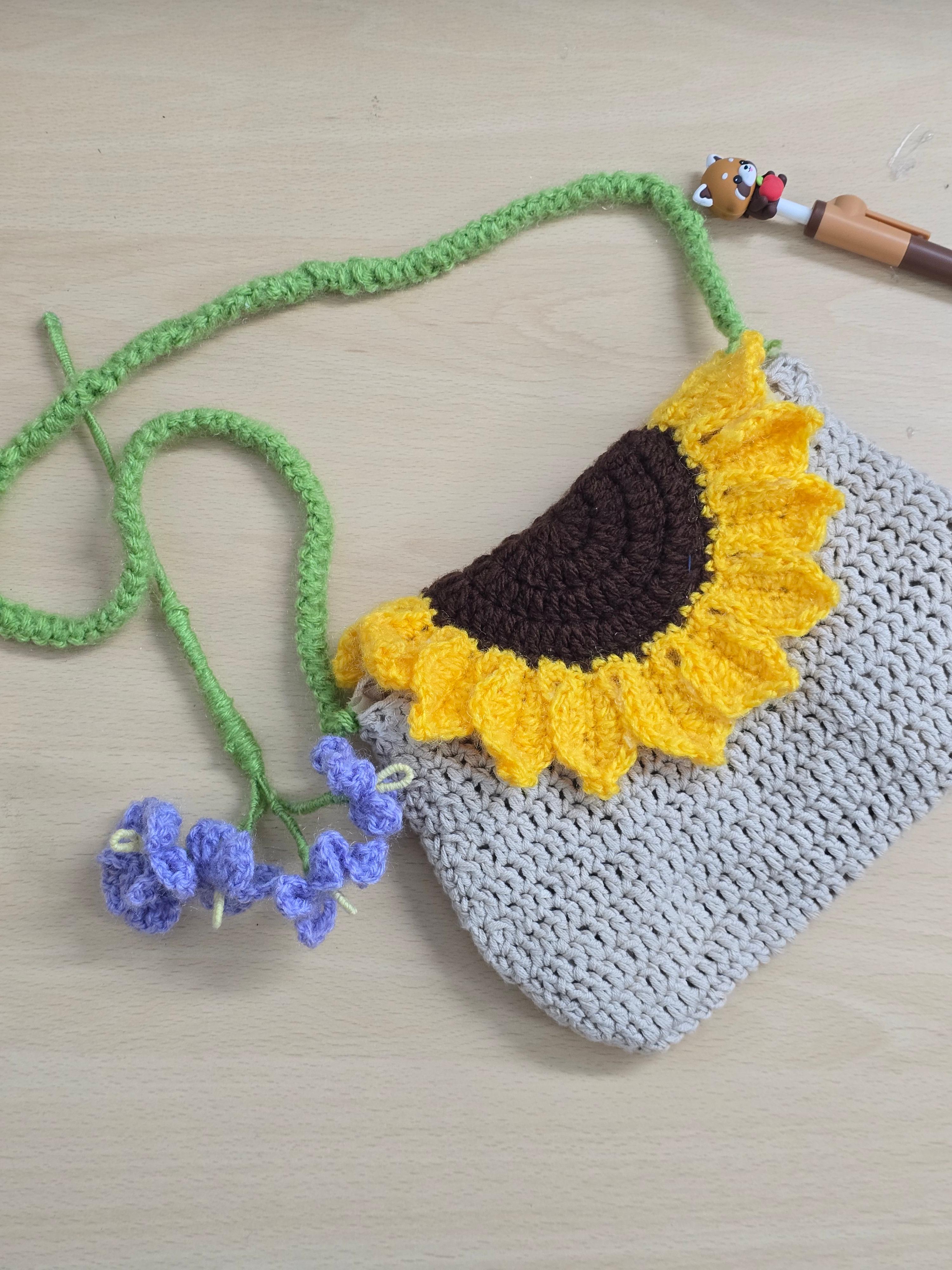 Sunflower sling bag - Image 1
