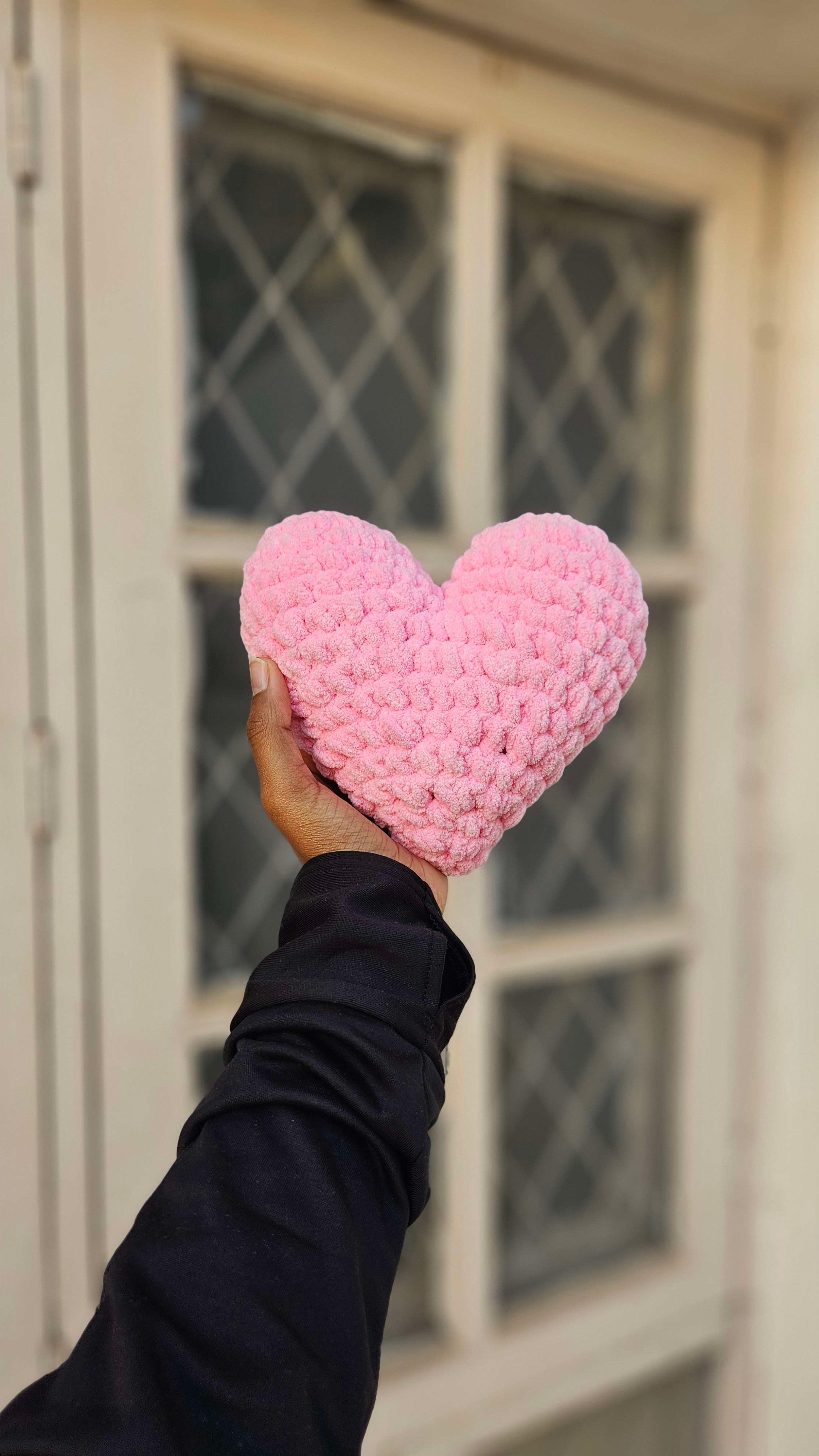 Pink plushie heart - Image 1