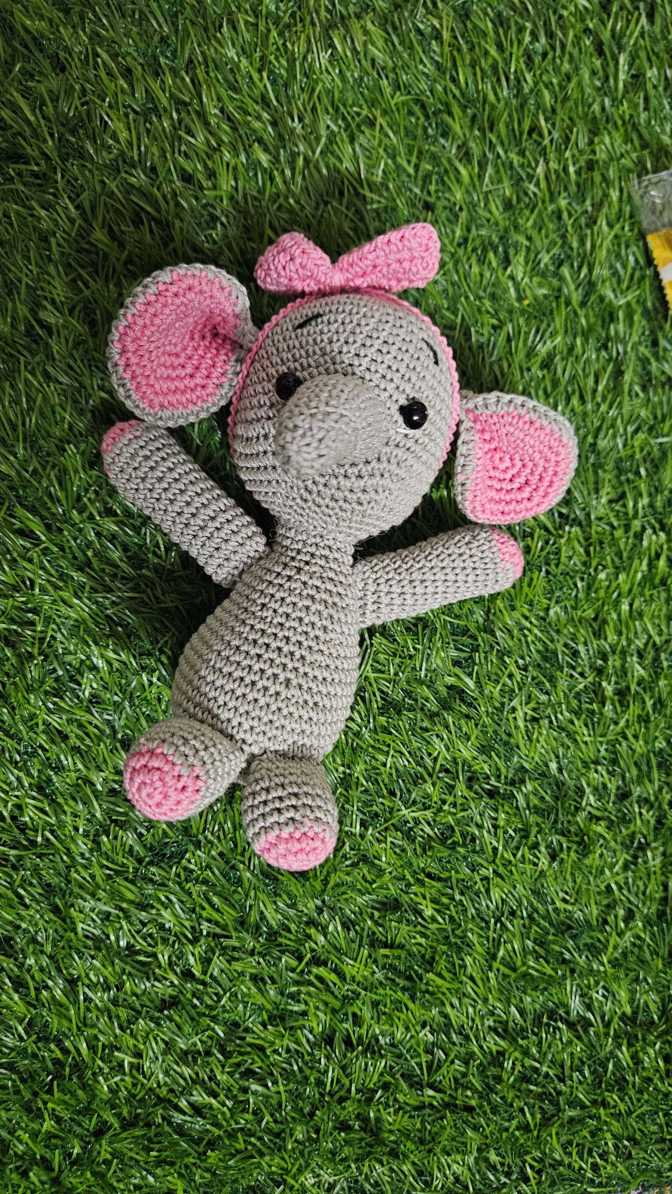 Baby elephant - Image 1