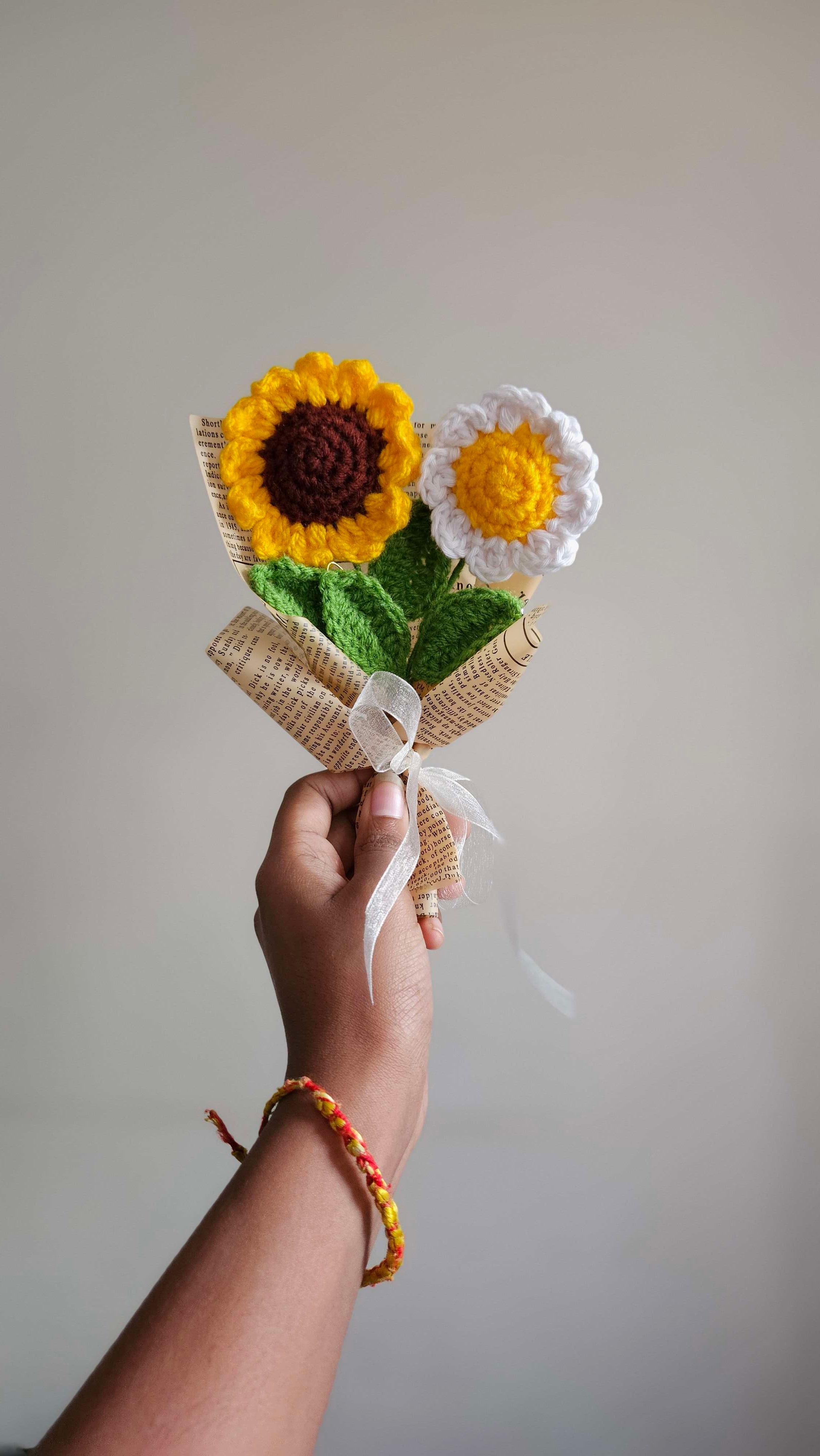 Mini sunflower daisy bouquet - Image 1