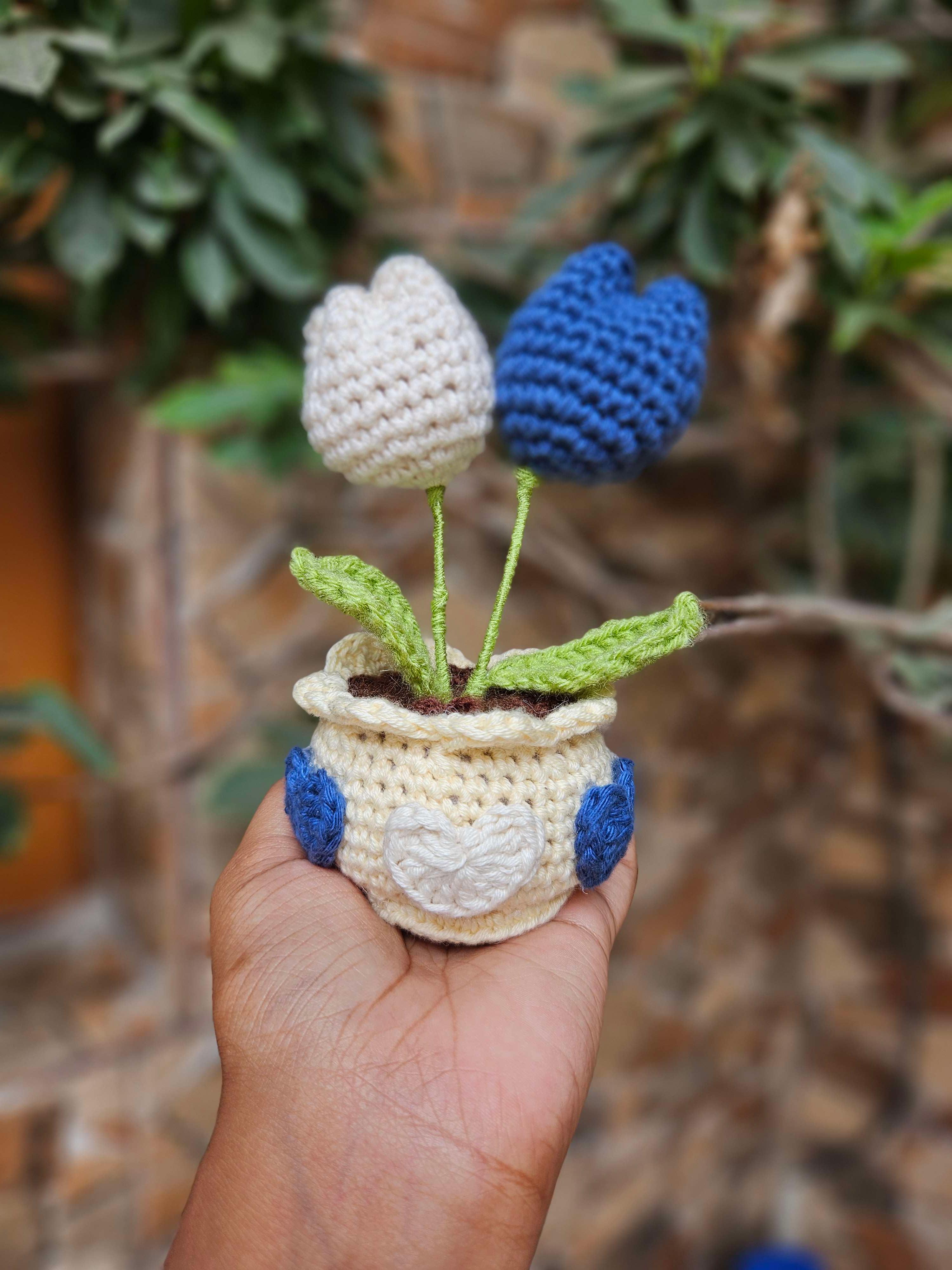 Dual tulip pot (blue ) - Image 1