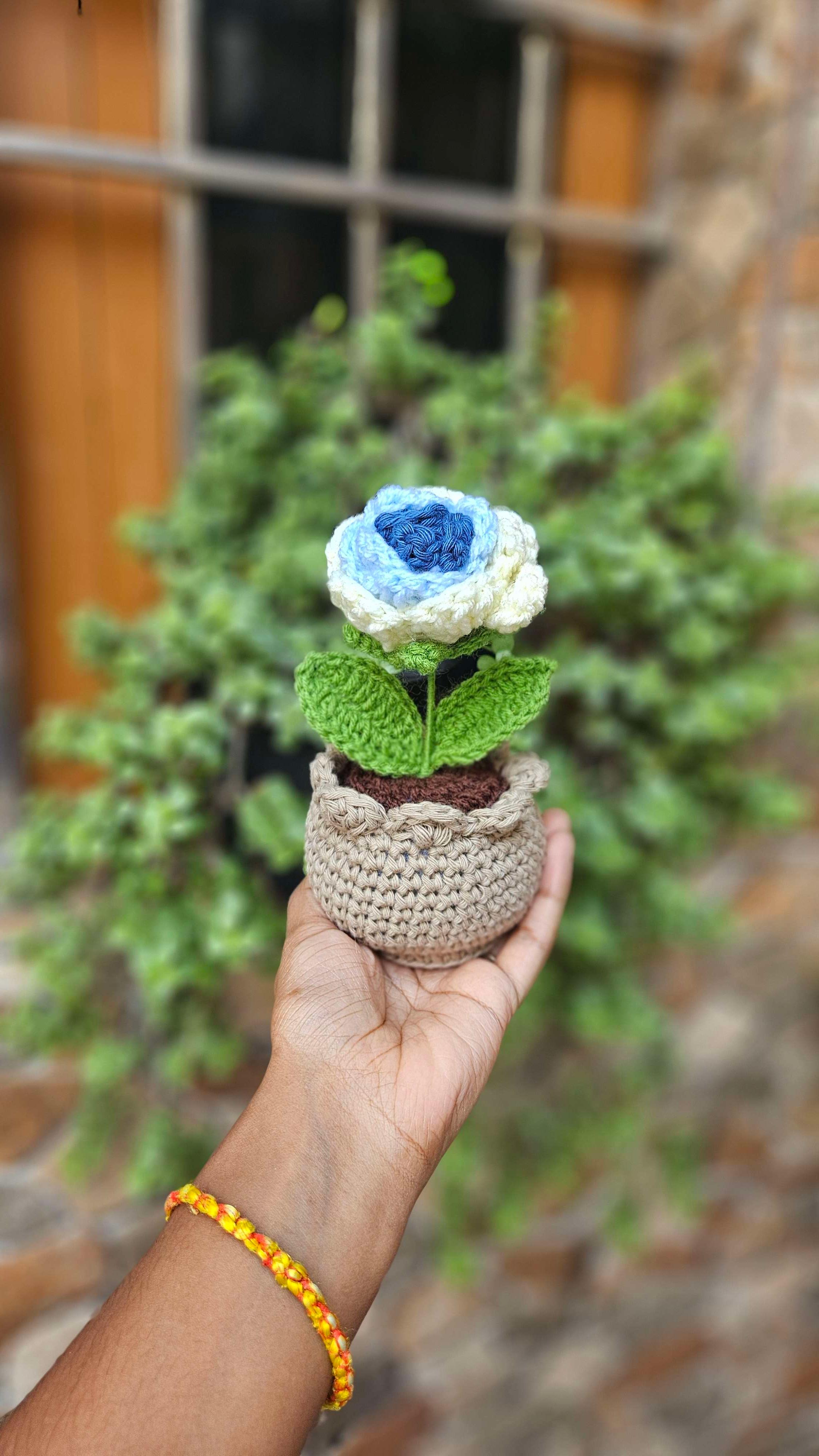 Shaded blue pot - Image 1