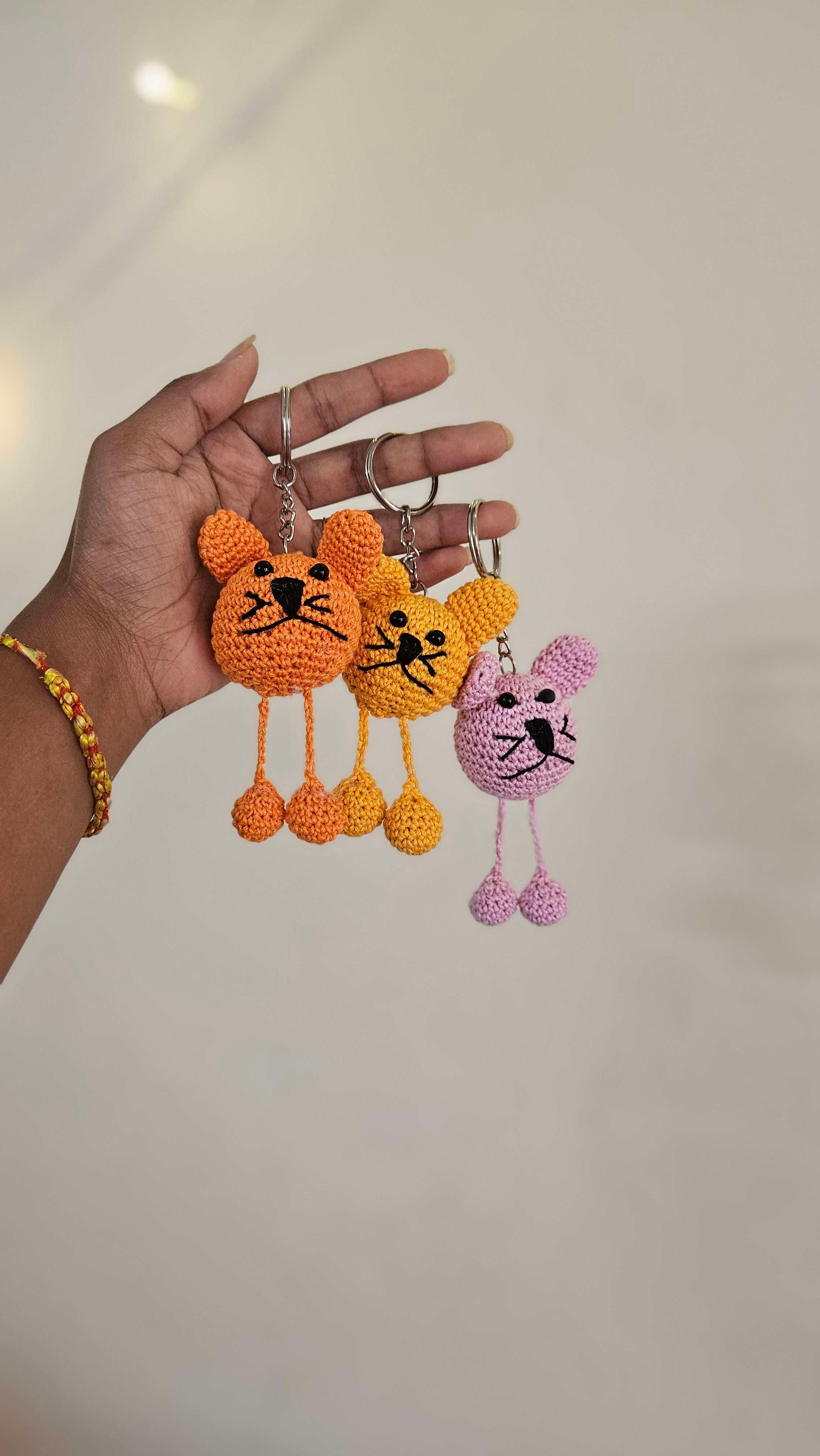 Cat with legs - Image 1