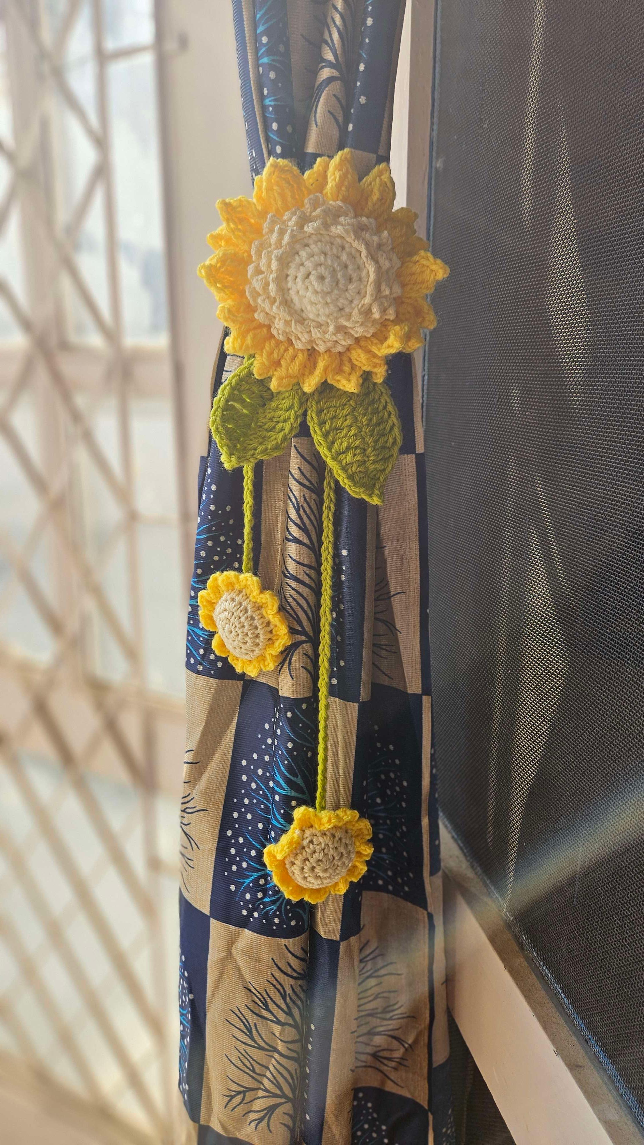 Sunflower - daisy curtain ties - Image 1