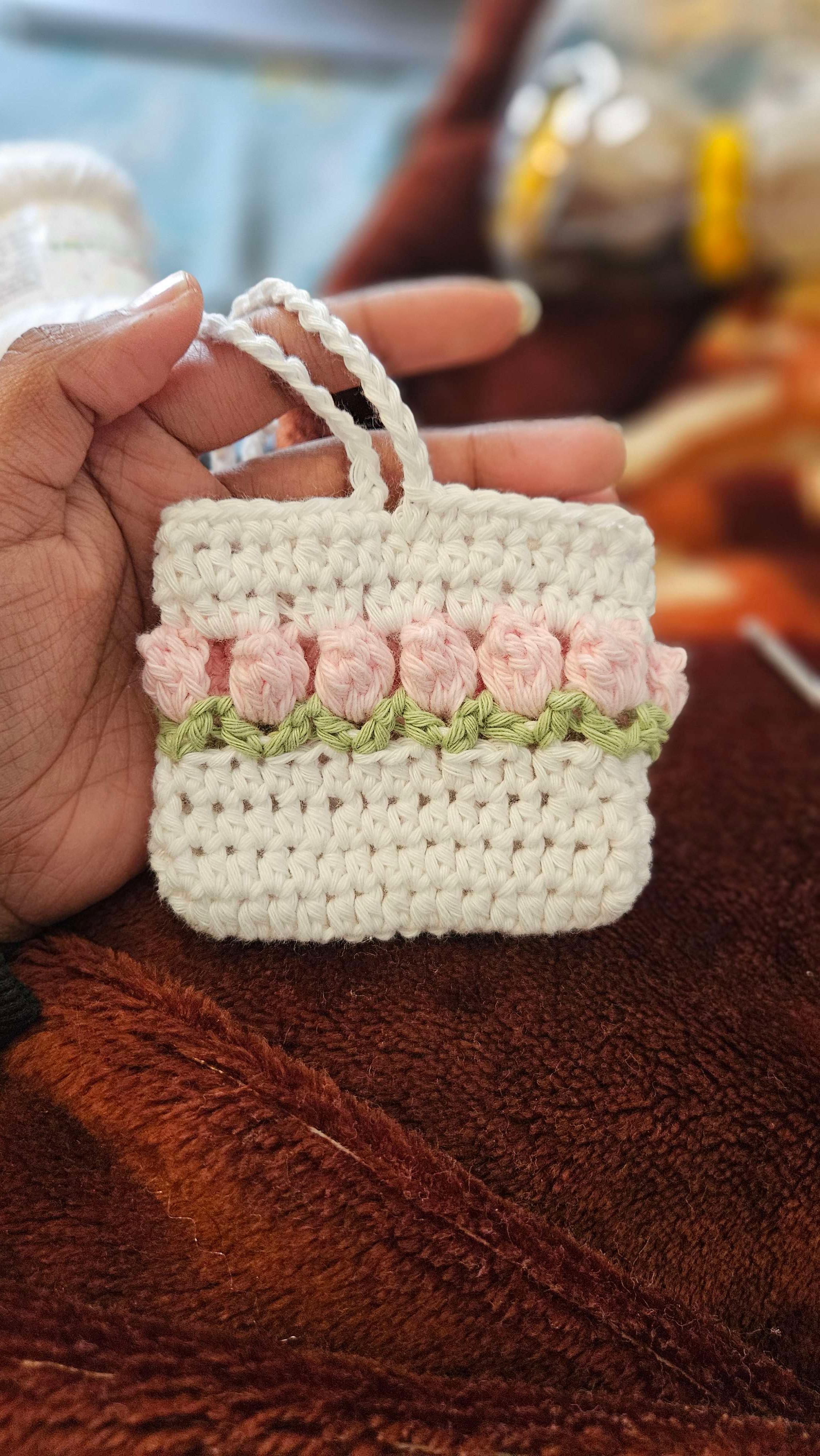 Tulip buds case - Thumbnail 2