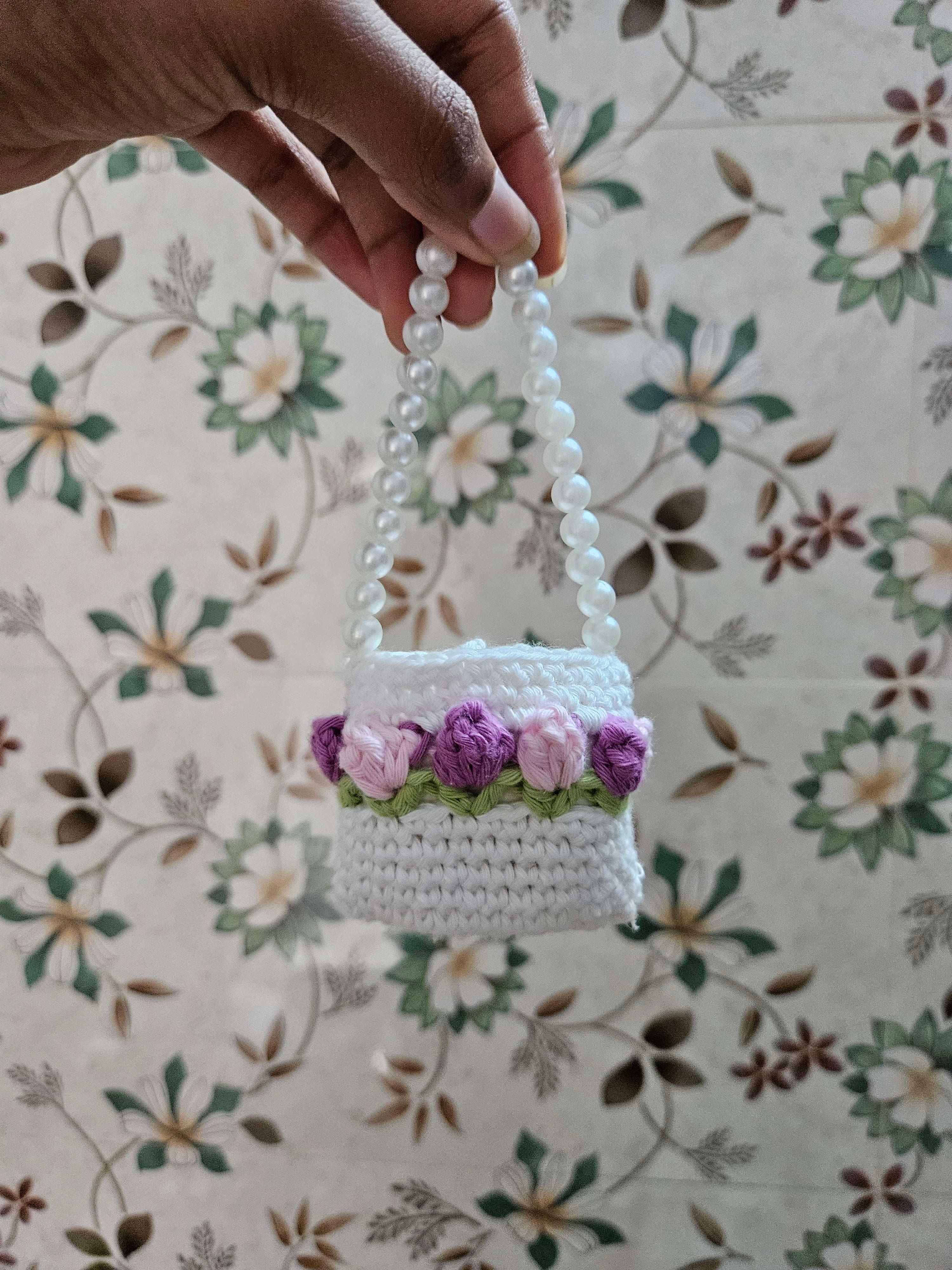 Tulip buds case cover with pearl strap - Image 1
