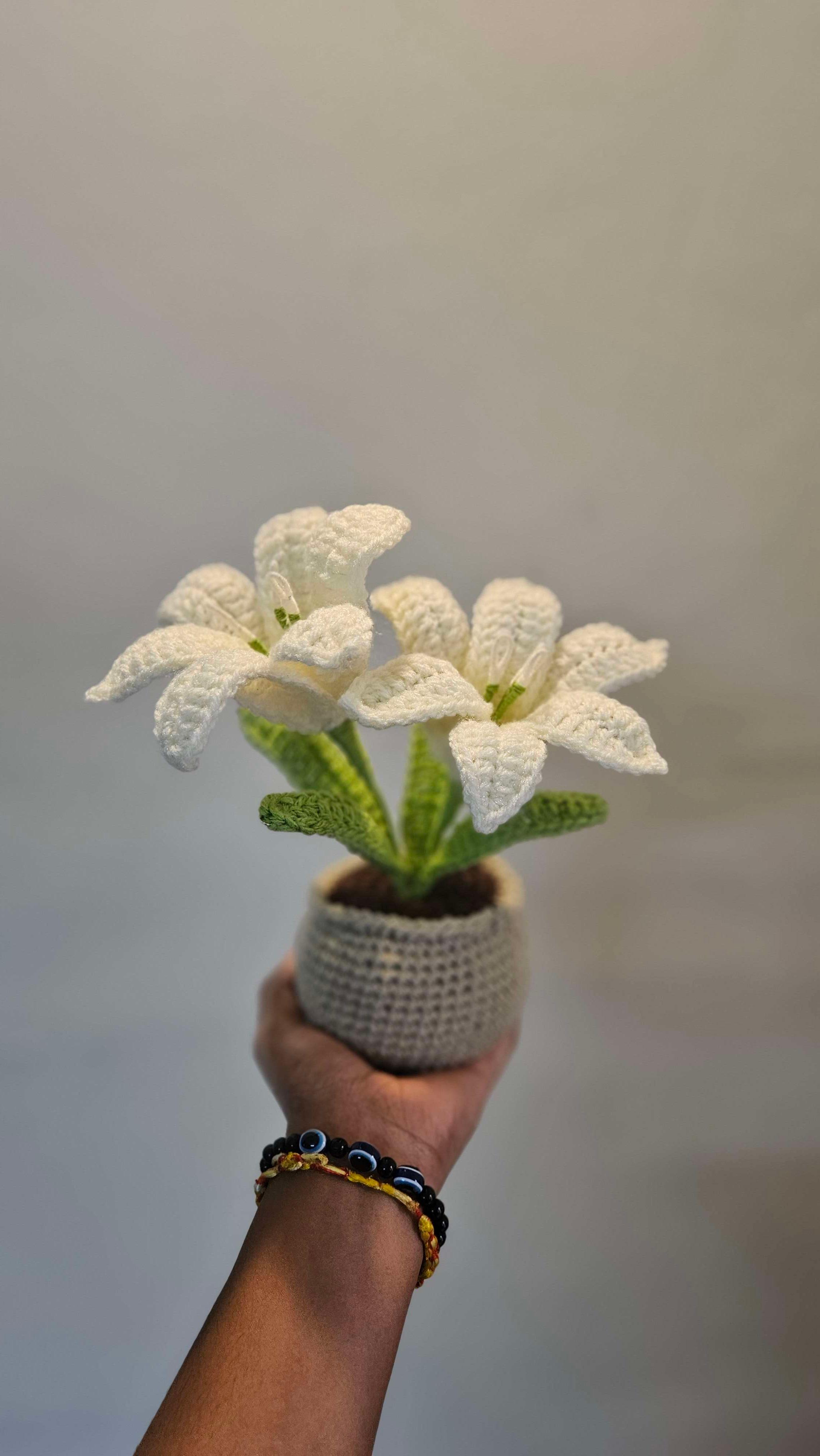 Big dual lily pot - Image 1