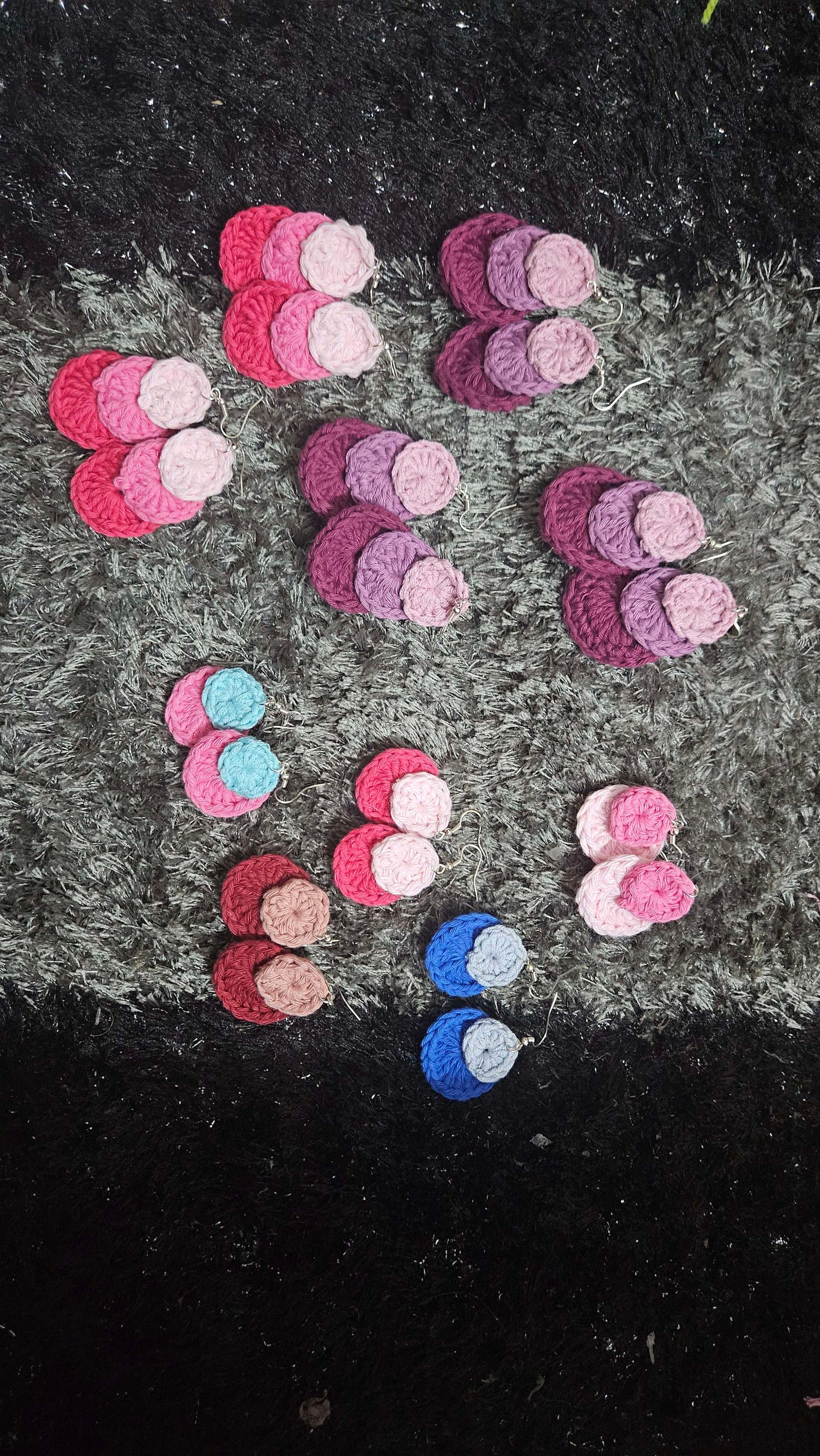 Triple circle earrings - Image 1
