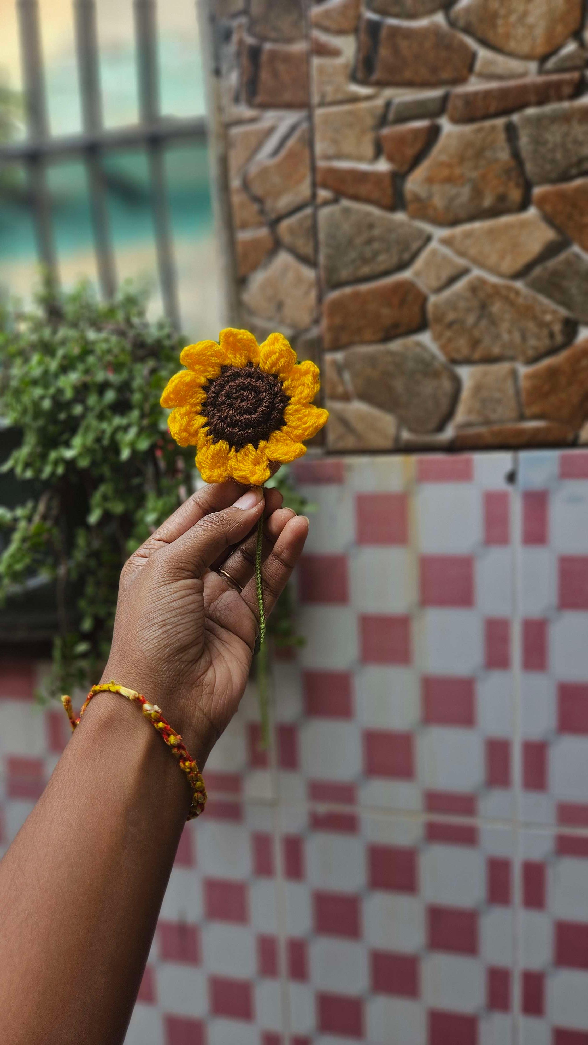 Mini single sunflower stem - Image 1