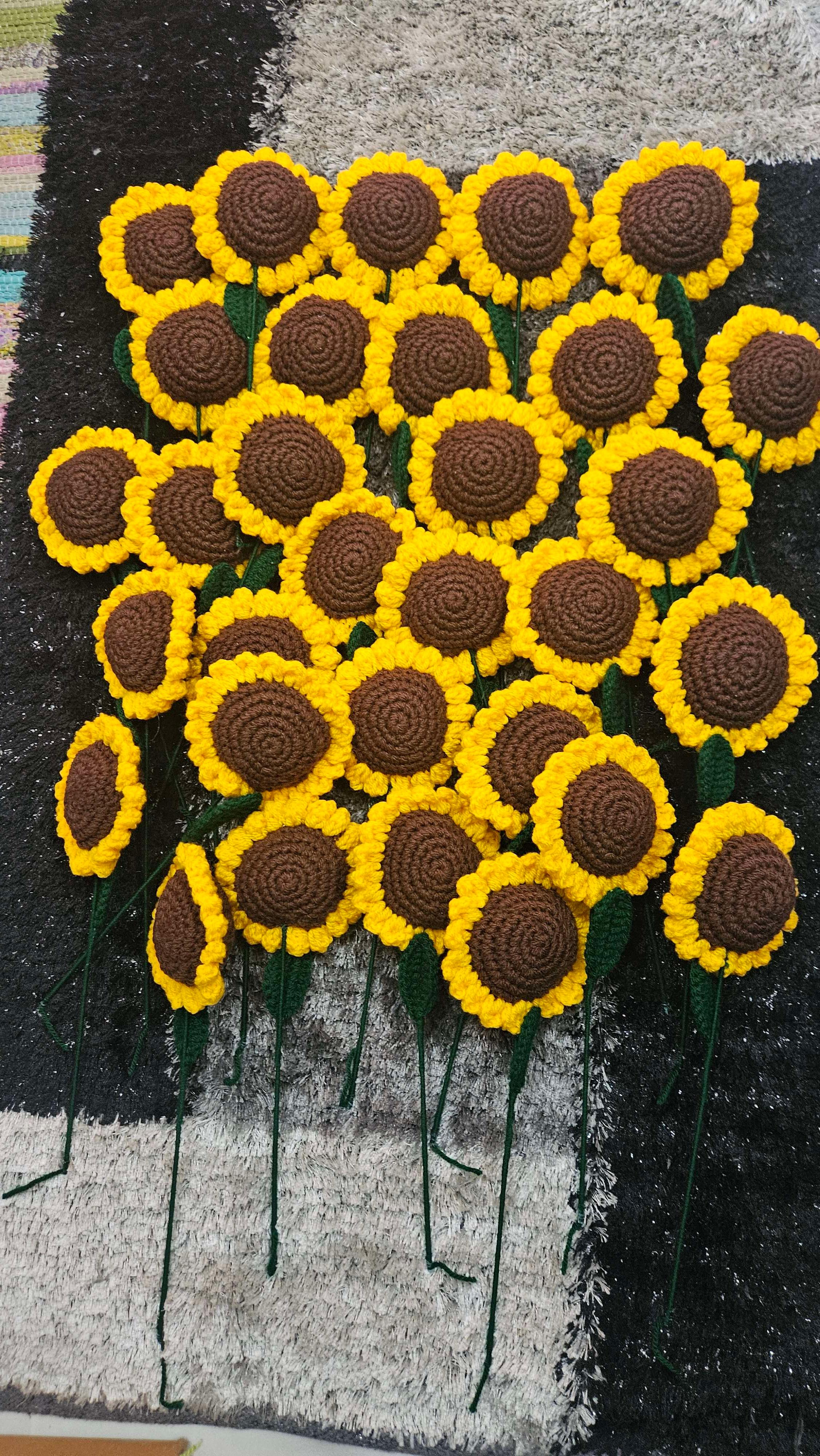 Sunflower big stem - Image 1