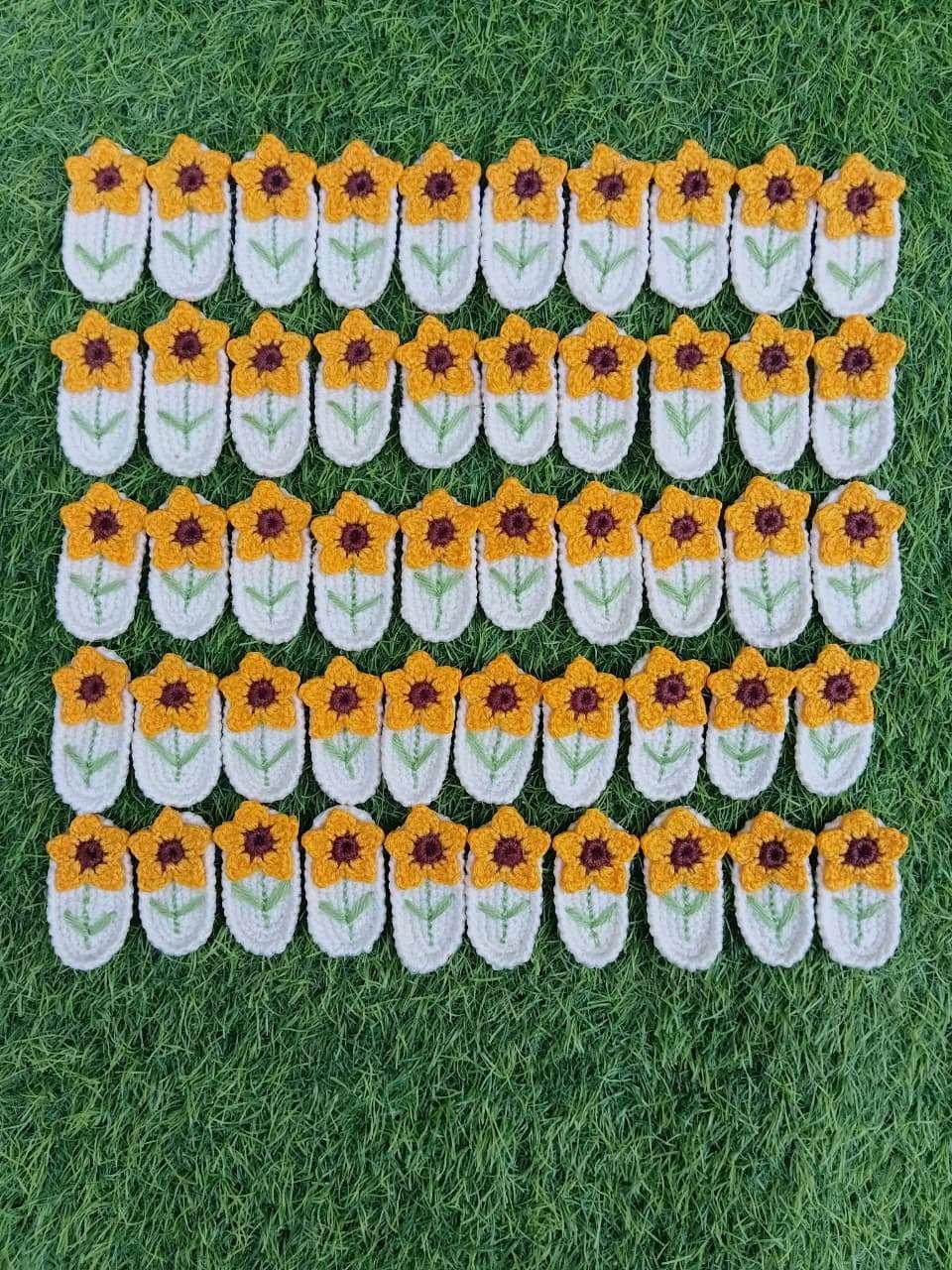 Sunflower hair clip pair - Image 1
